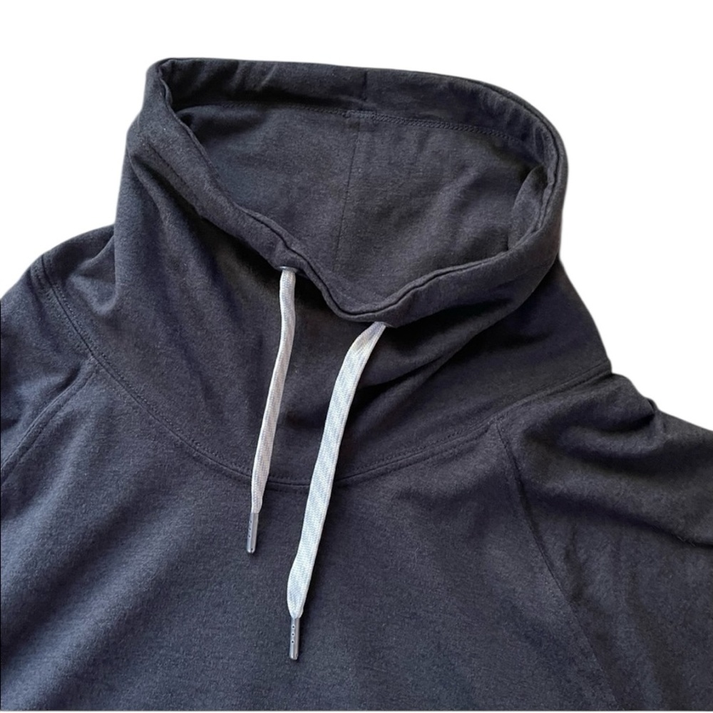 Vuori Halo Crop Funnel Neck Top - Large - Picture 4 of 7